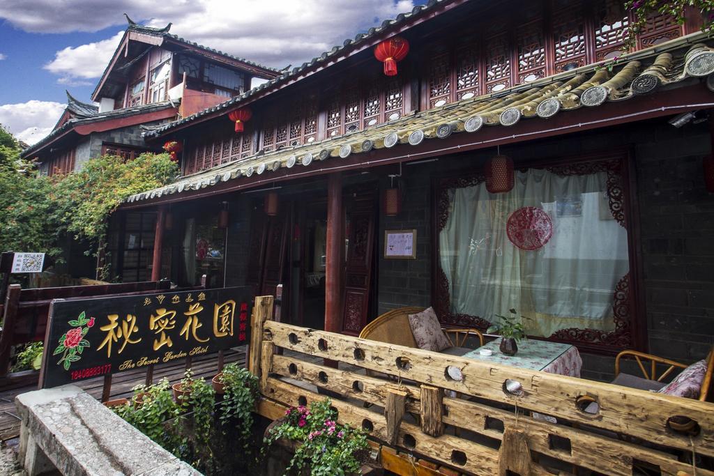 Отель Secret Garden Лицзян Экстерьер фото
