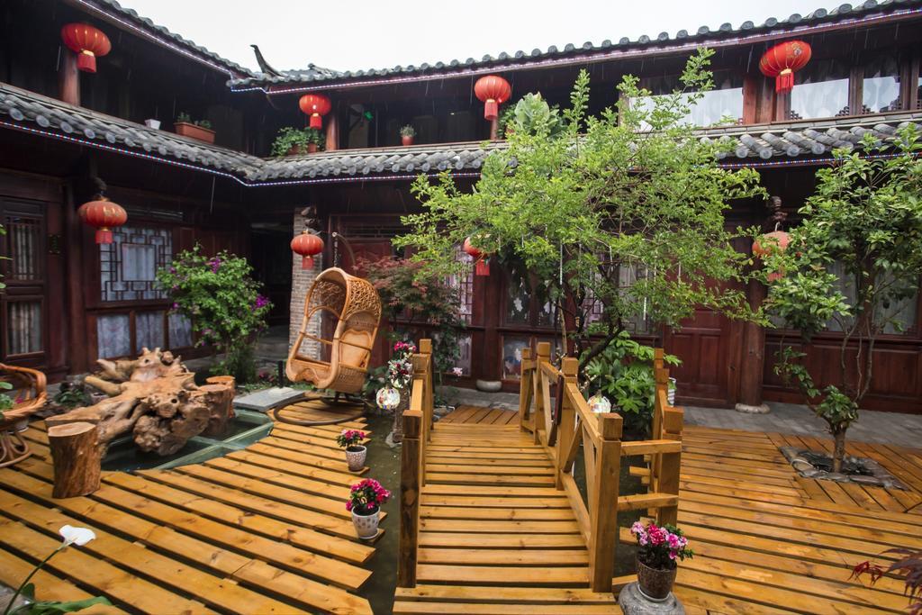 Отель Secret Garden Лицзян Экстерьер фото